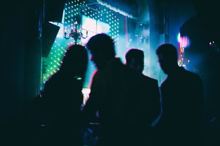 Navigating Legal Hotspots:A Guide to Writing About Legal Events and Opinions in English